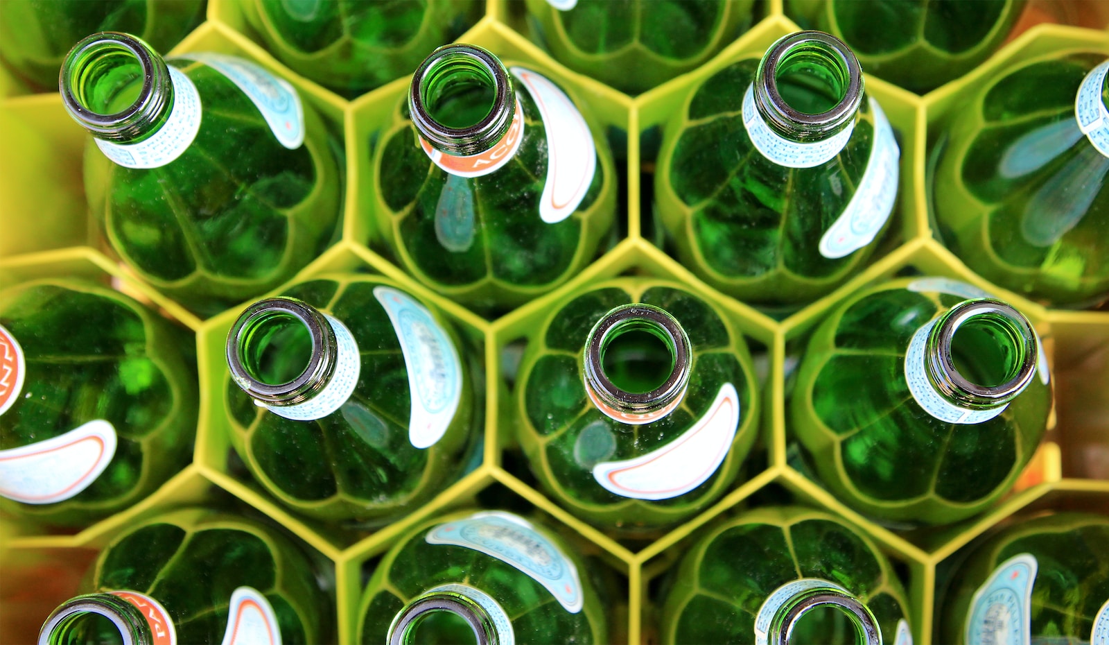 Returnable Glass Bottle Inspection Using AI 1 Returnable glass bottles in an open crate.